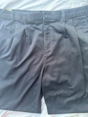 Men's Classic Pleated Navy Pants  Size 42x34